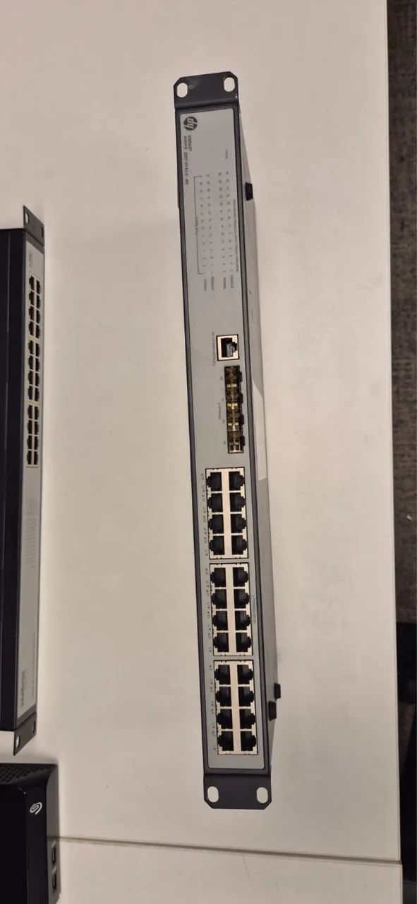 Switch Gerenciável HP V1910-24G