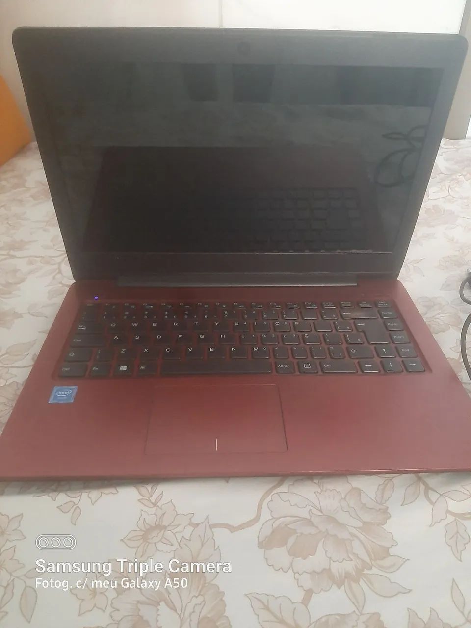 Vendo um notebook da marca positivo sem defeito 