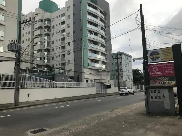 Apartamento semimobiliado no Bom Retiro