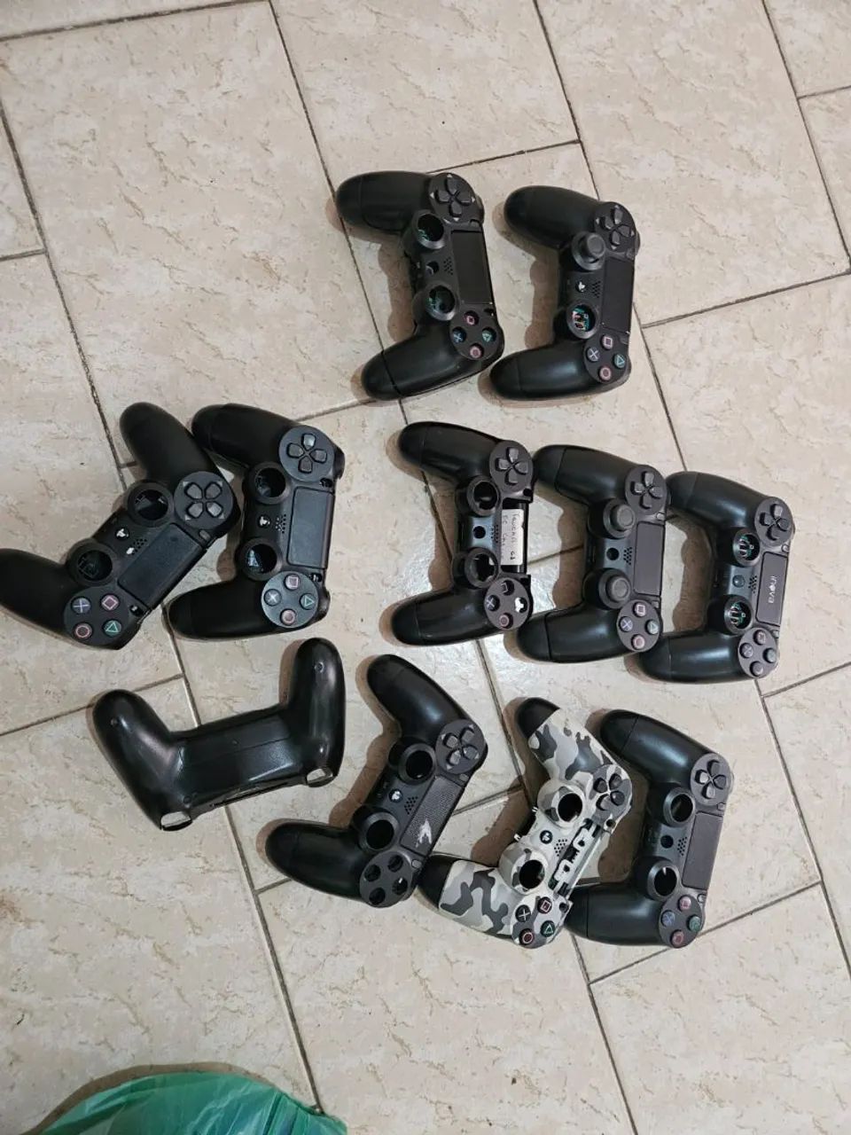 Lote 18 controles PS4 - Com defeito - Foto 2
