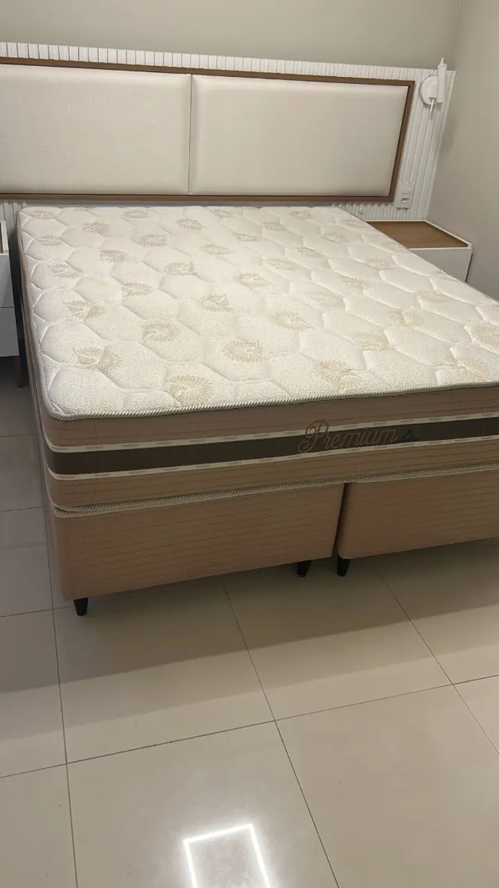 Cama casal queen completa (a base não é baú)