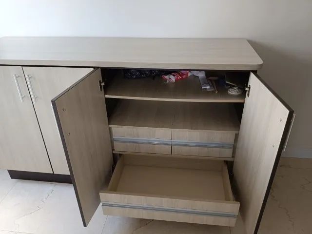 Cômoda / Balcão Multiuso com 4 Portas e Gavetas Internas - Foto 4