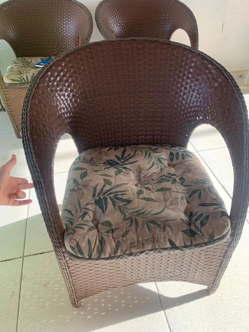 Poltronas com avarias no pé  2 poltronas 