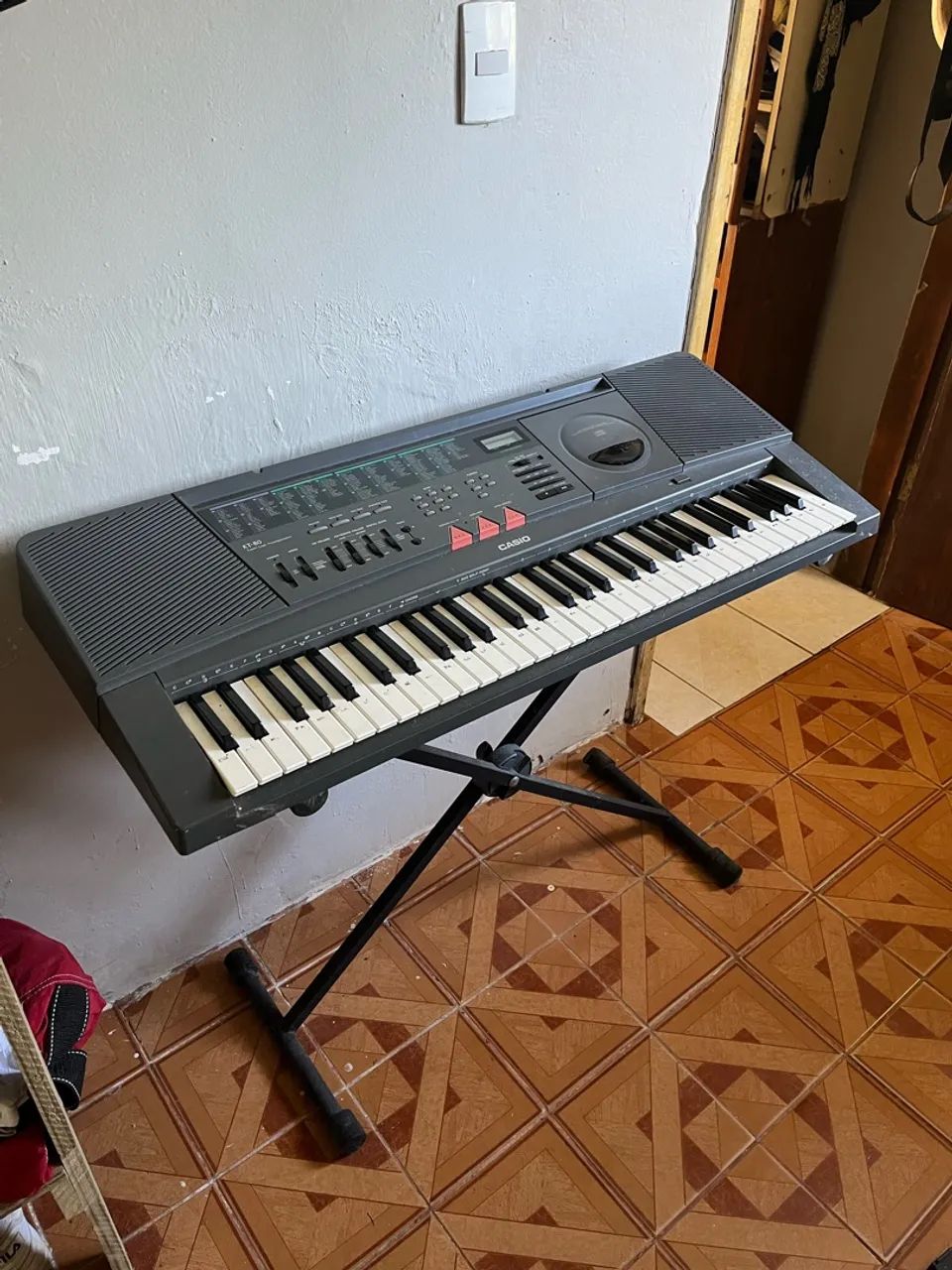 Teclado Casio KT-80 61 Teclas com CD + Suporte