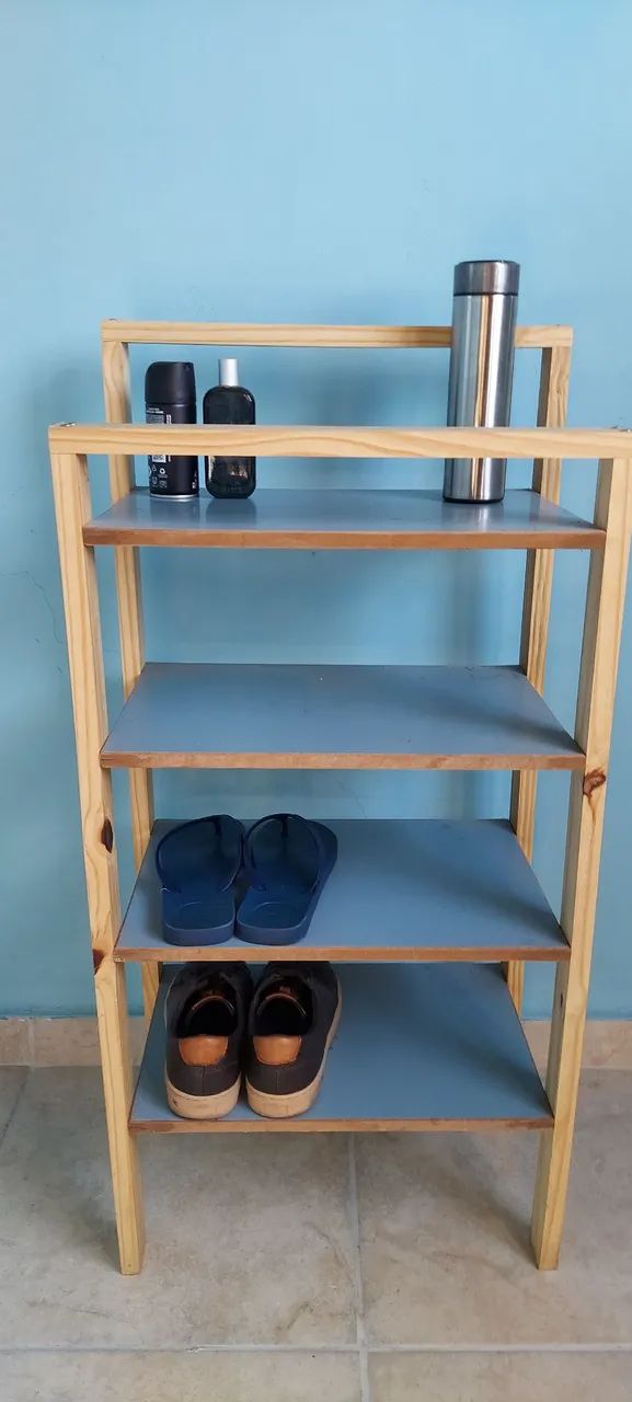 Sapateira / Prateleira artesanal, MDF e Pinus