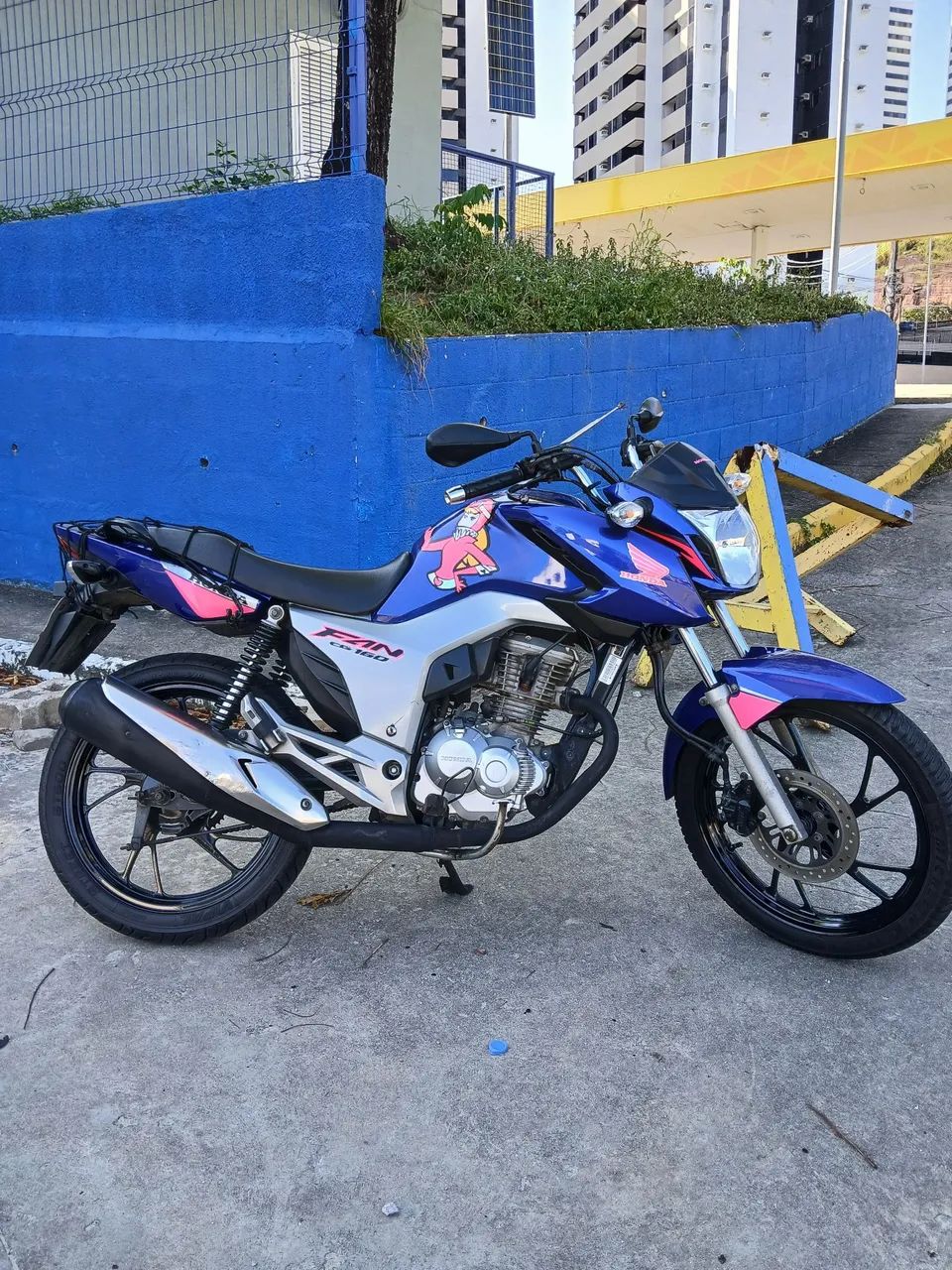 Moto conservada em perfeito estado de uso!