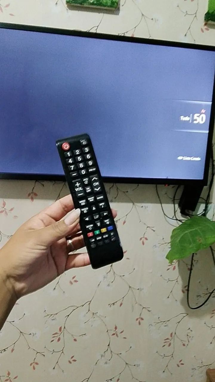 Vendo tv 32 polegadas funcionando perfeitamente mais informações chamar PV *)