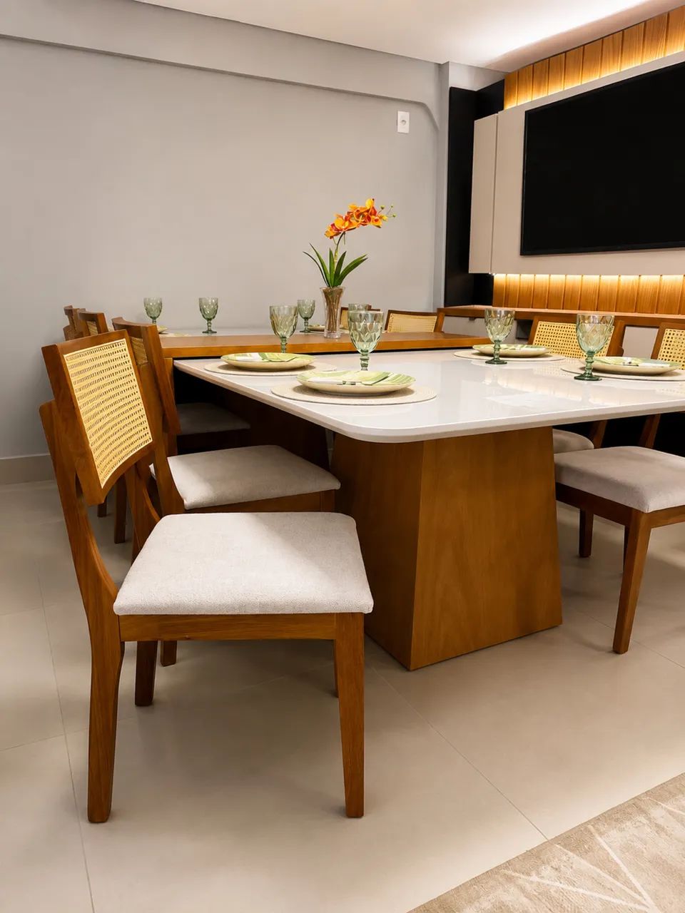 CONJUNTO MESA DE JANTAR COM 10 CADEIRAS - MEDIDAS 2.70x1.36 - Foto 2