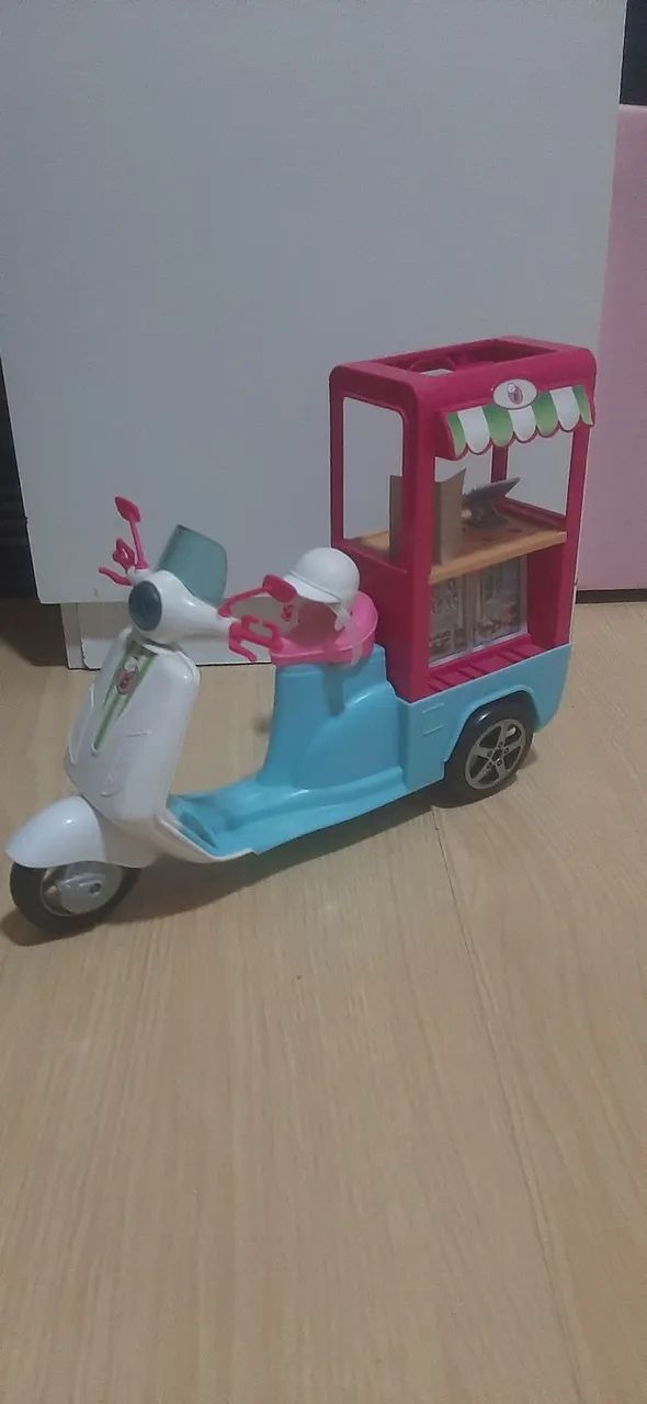 Scooter Barbie Cozinhando e Criando