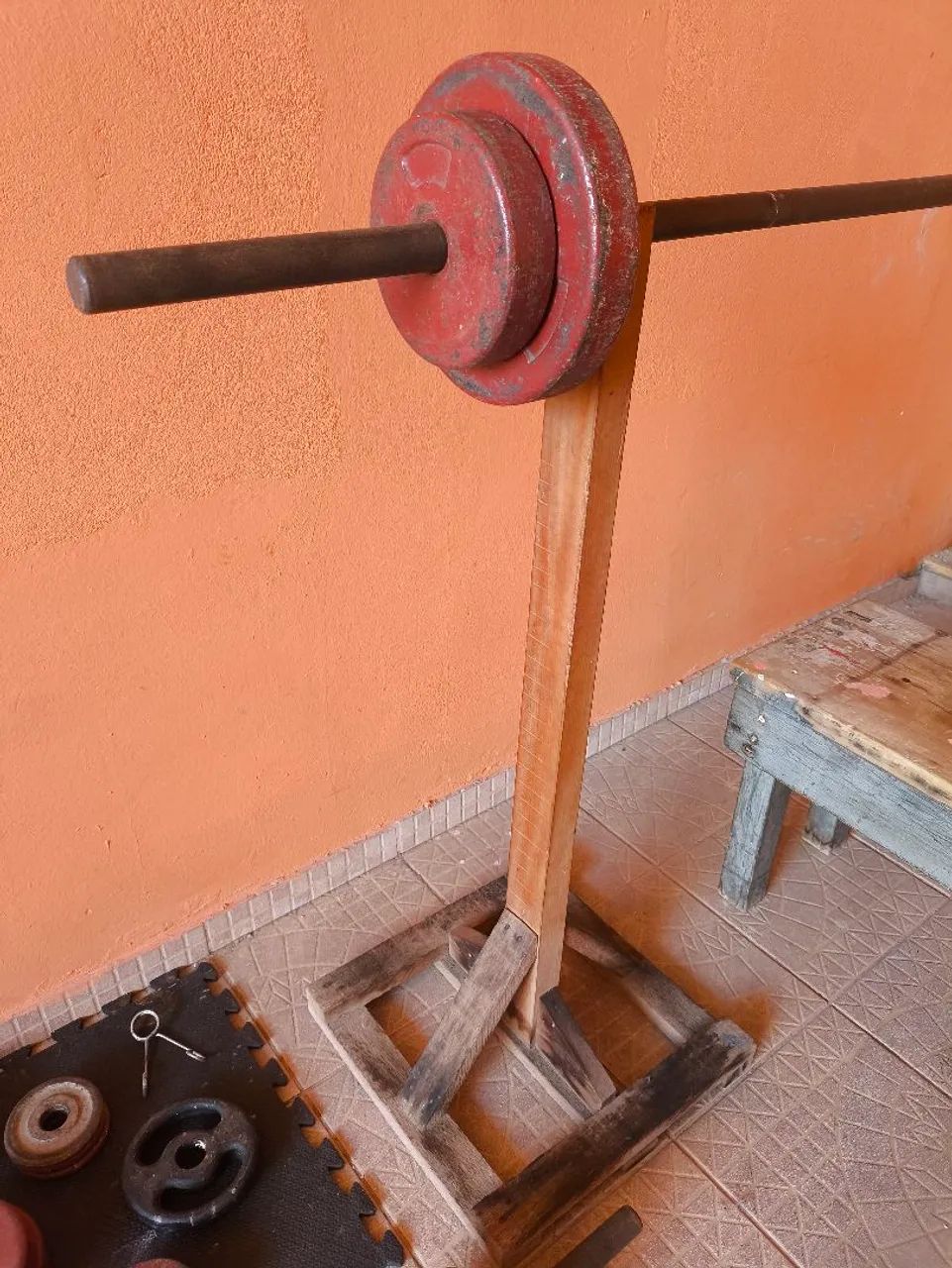 Kit academia com barras e anilhas - Foto 4