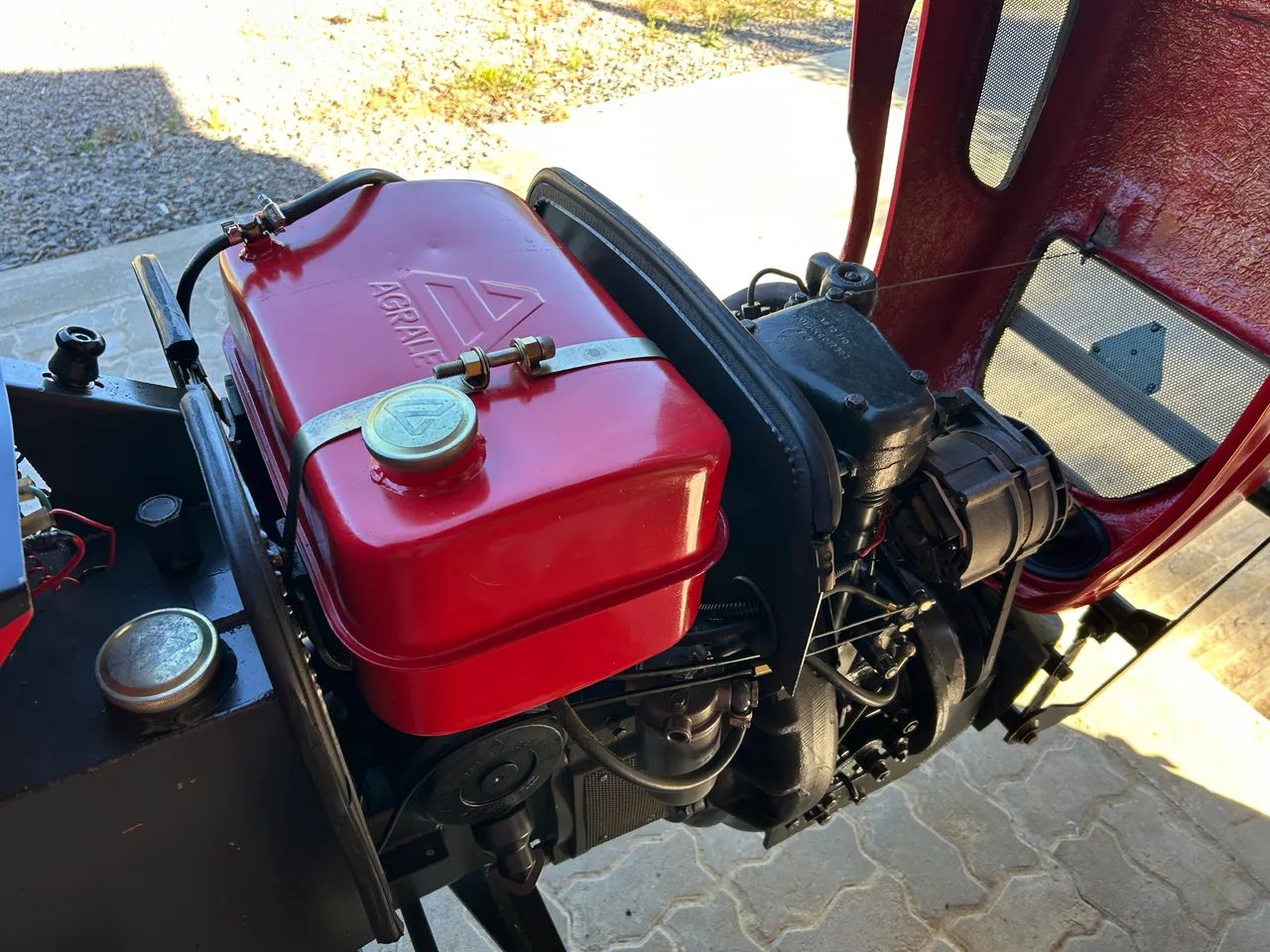 Trator Agrale 4100 - 2002 muito NOVO - Foto 3