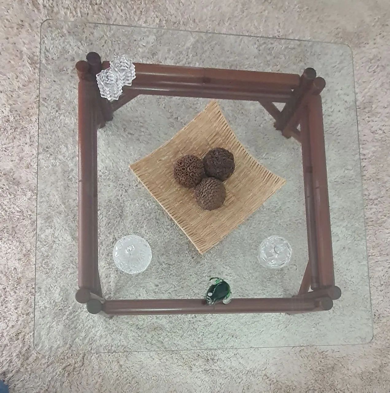 Mesa de Centro em Madeira Maciça com Tampo de Vidro - Excelente Estado - Foto 5