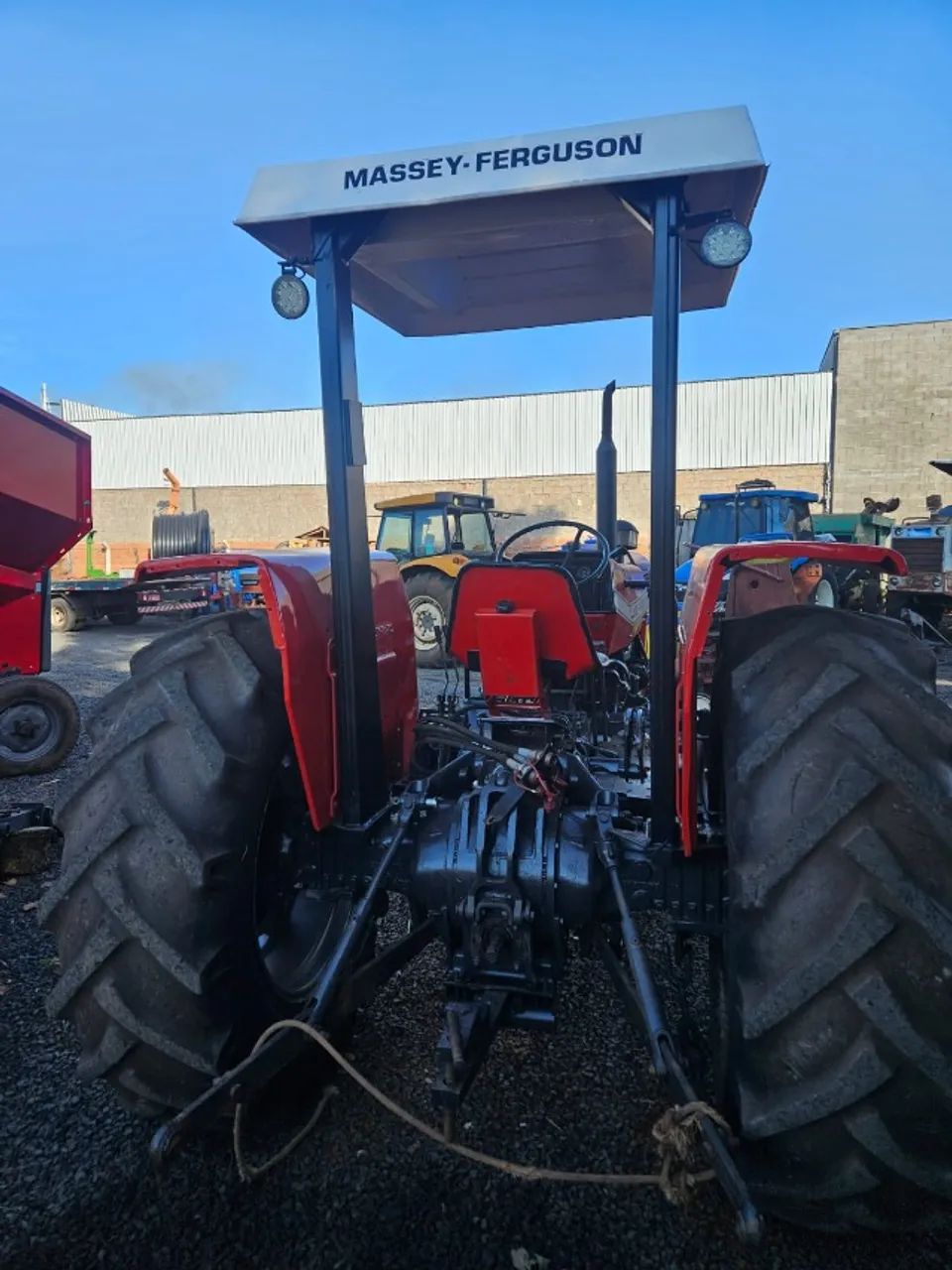 Trator MF 265 com redutor - Foto 2