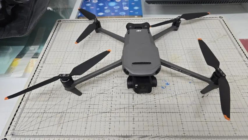 DJI Mavic 3 Classic Combo - Foto 2