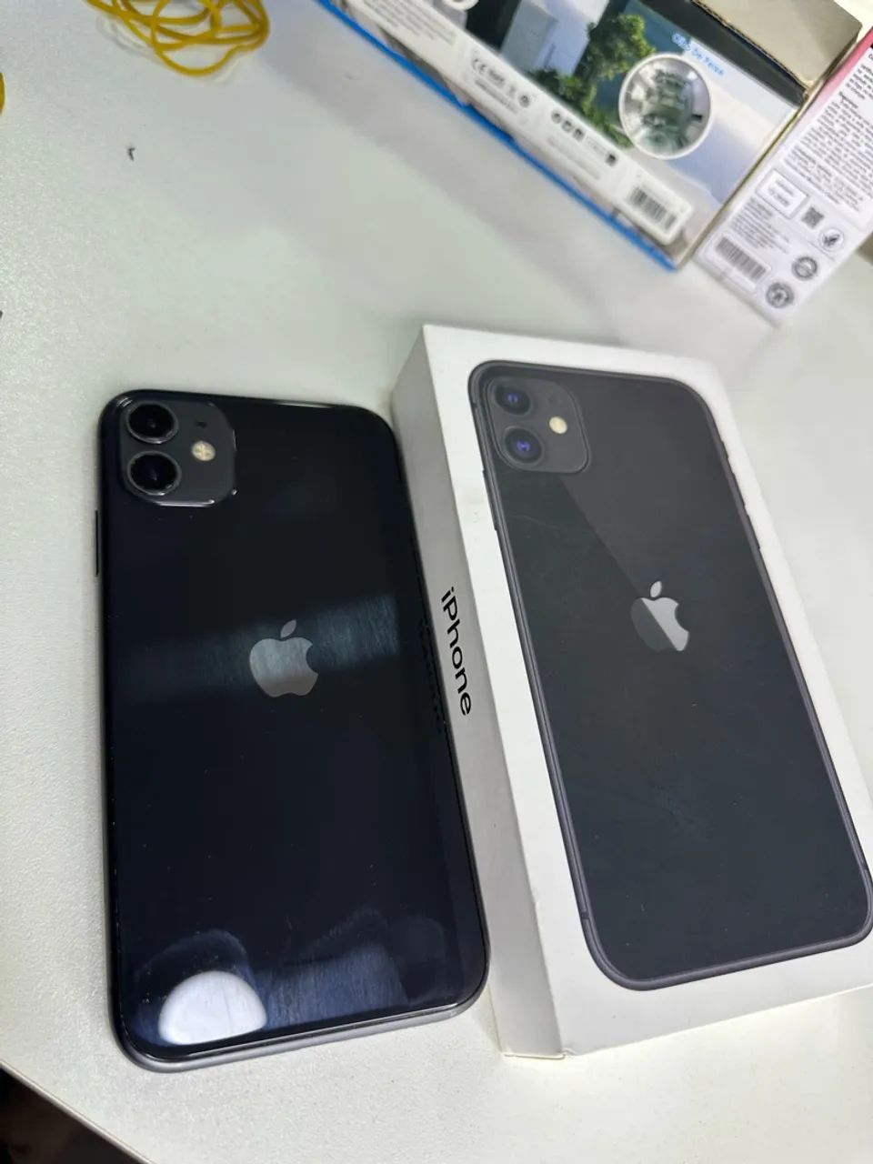 iPhone 11 - 64GB