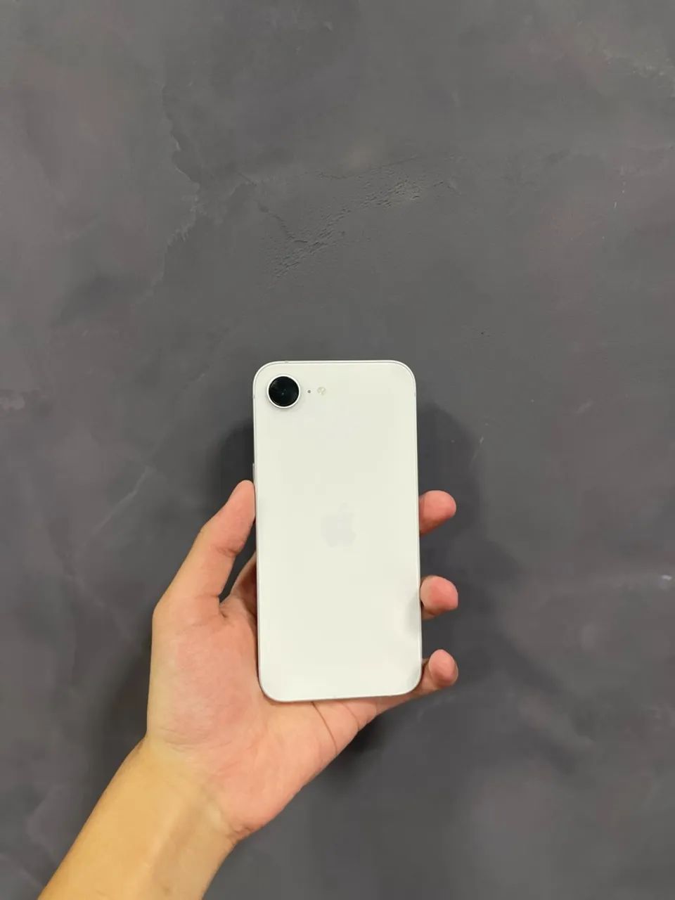 Celular Apple 16 E com garantia até dezembro 