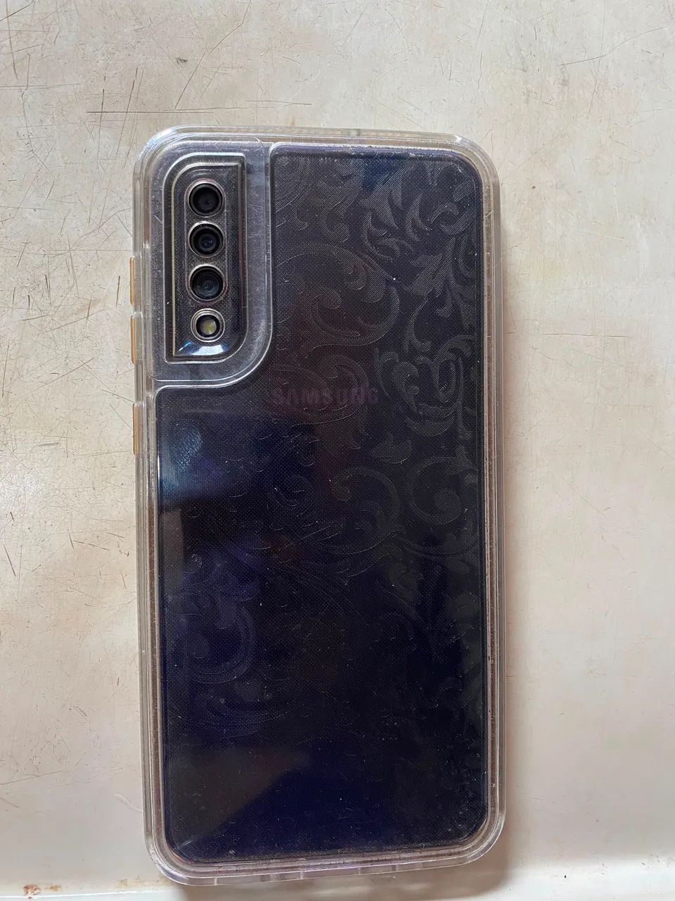 Celular semi novo