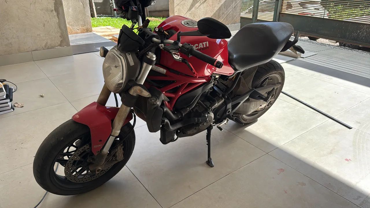 Ducati Monster 821 cc
