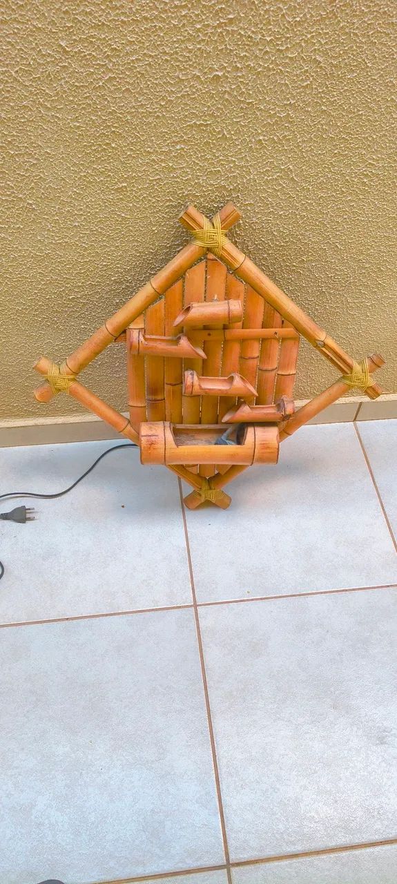 Cascata de bambu 200 reais 