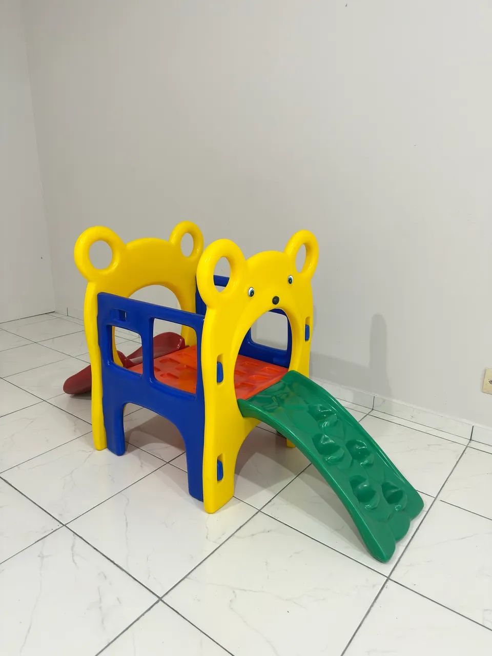 Casinha de escalada e escorregador  - Foto 2