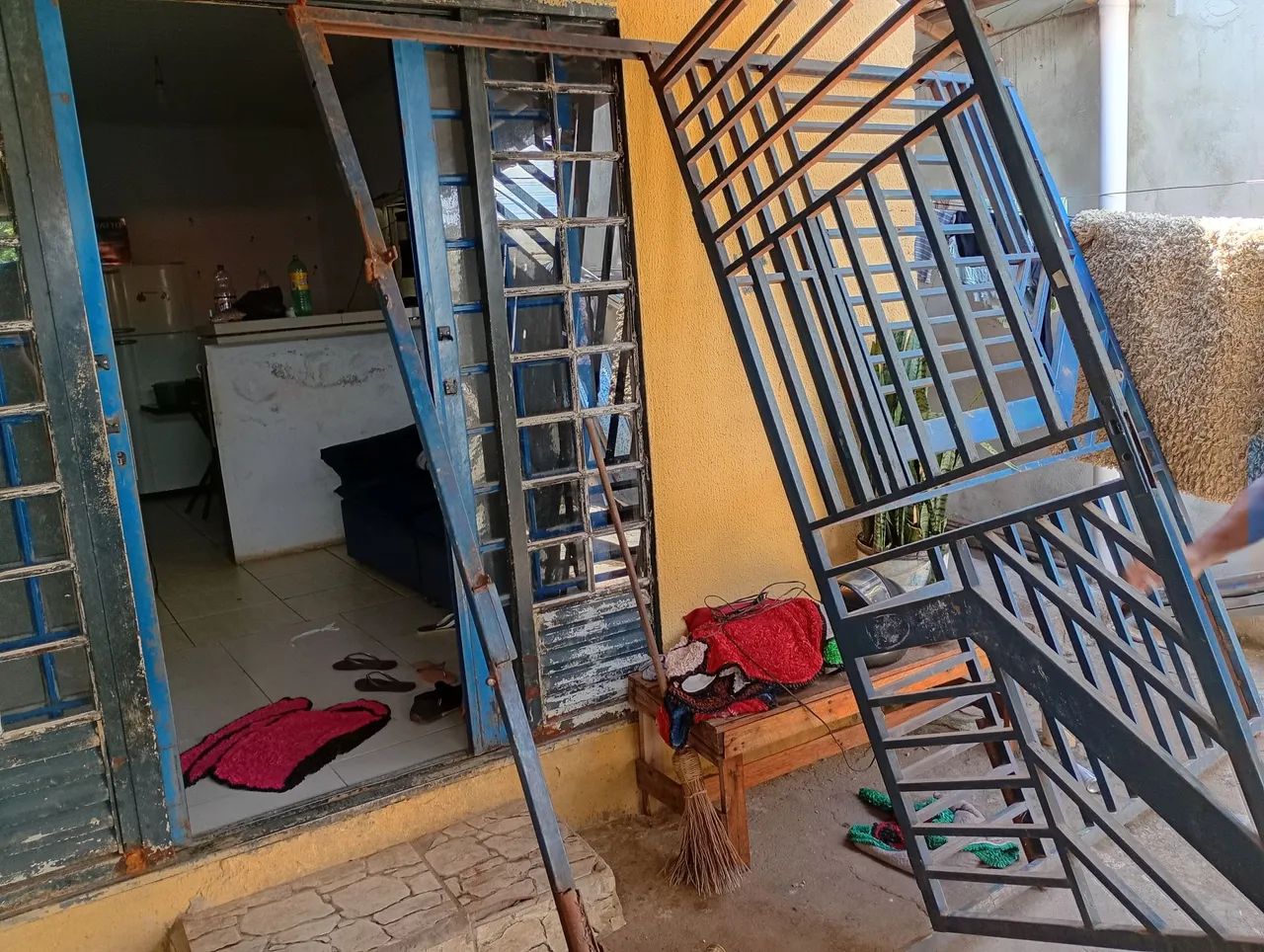 Vendo portão de ferro  - Foto 2