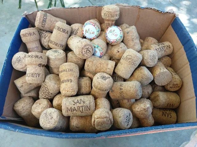 Kit de 100 Rolhas de cortiça de espumante champagne e de vinho, nacionais e importadas - Foto 6