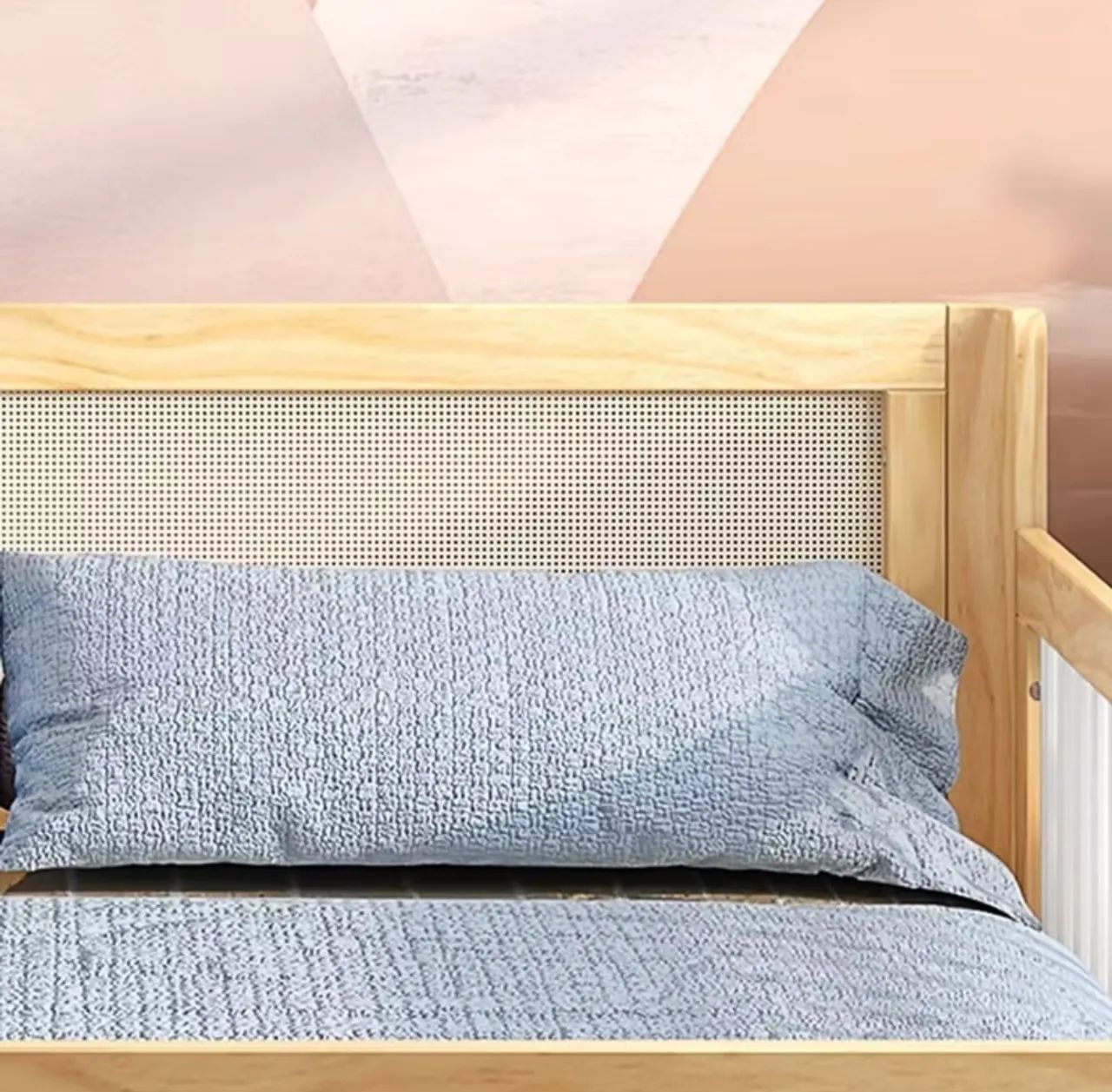 Cama infantil casal (cabe adulto) nova linda e madeira forte - Foto 2