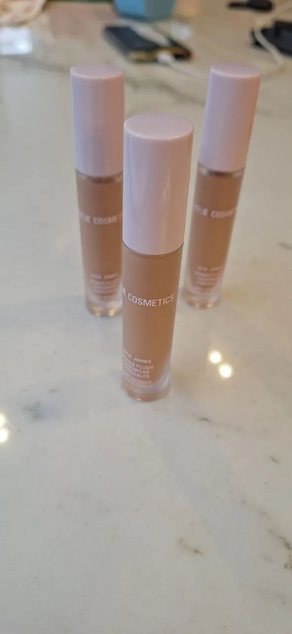 Corretivo Kylie Cosmetics - Foto 2