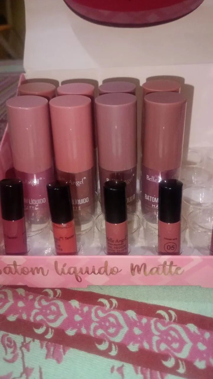 Estou vendendo batom 