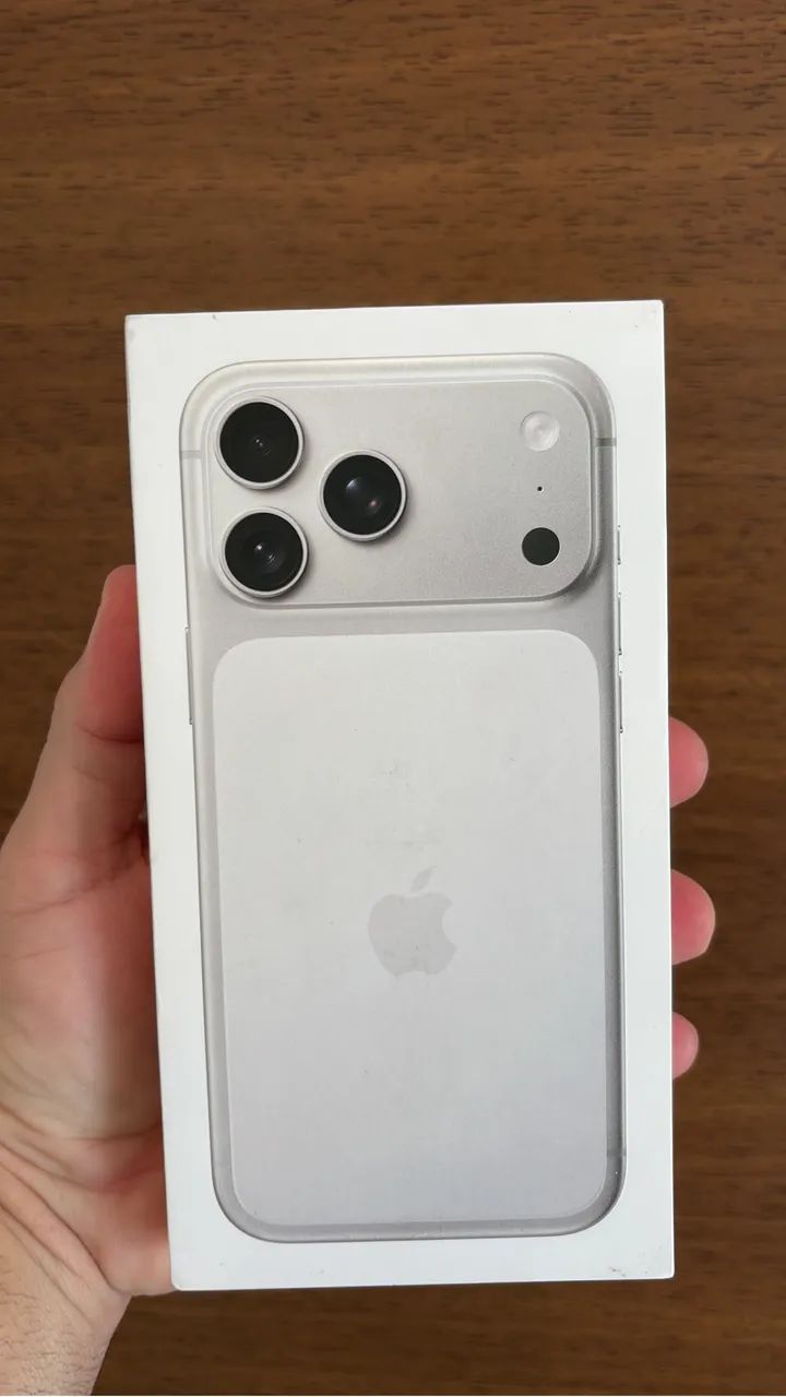 iPhone 17 Pro Max 256Gb - Prata - Foto 2