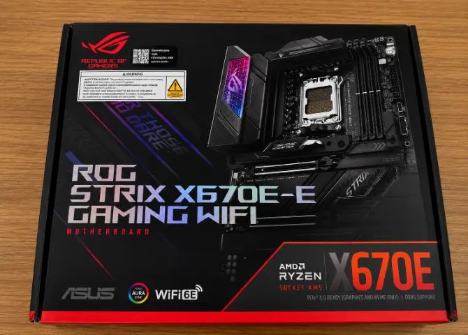 Placa Mãe ASUS ROG Strix X670E-E Gaming Wi-Fi Socket AM5 / DDR5