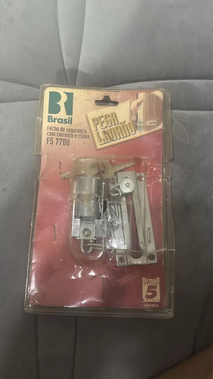 Fecho de Segurança com Corrente e Chave "Pega Ladrão" da marca Brasil, modelo FS-7700.  - Foto 2