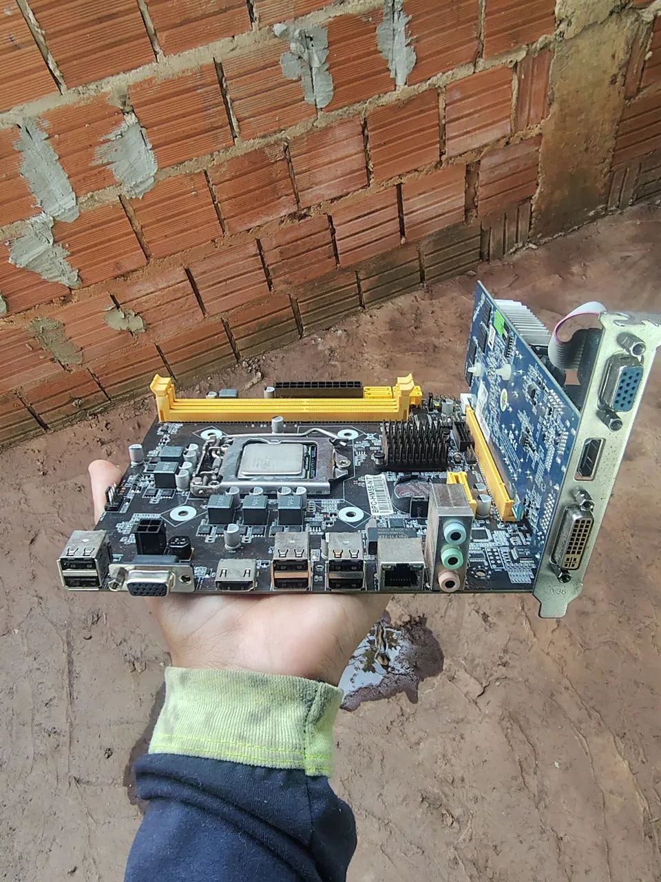 Placa mãe  LGA 1156 DDR3 