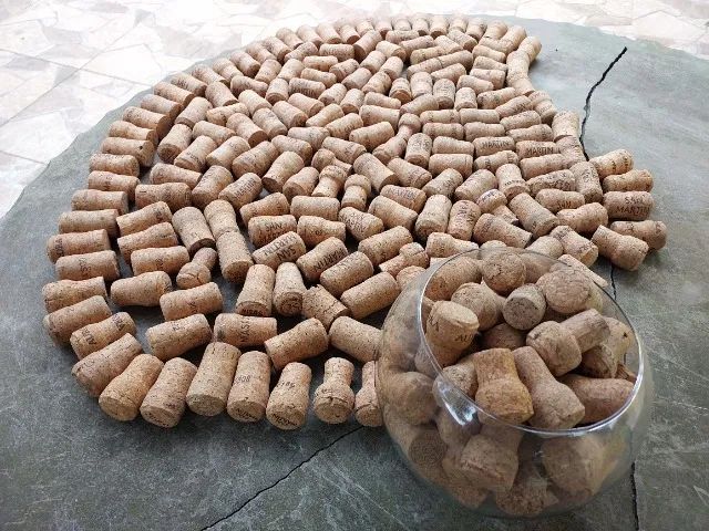 Kit de 100 Rolhas de cortiça de espumante champagne e de vinho, nacionais e importadas - Foto 3