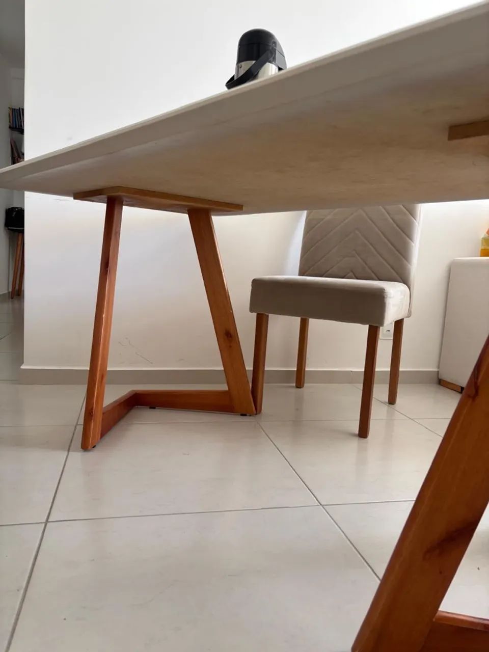 Mesa de vidro 180x90cm pé de madeira  - Foto 3