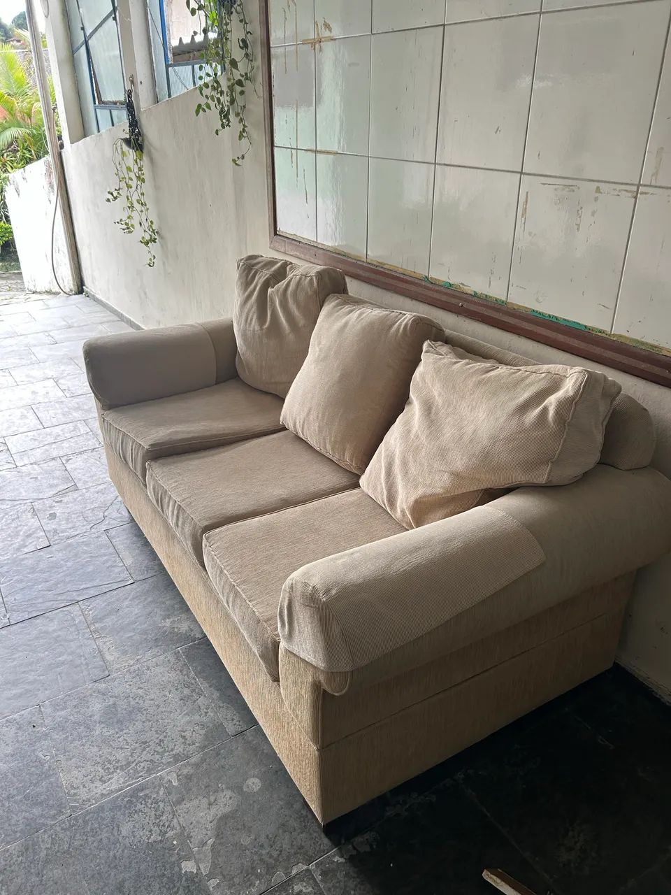 Sofá 4 Lugares + Puff