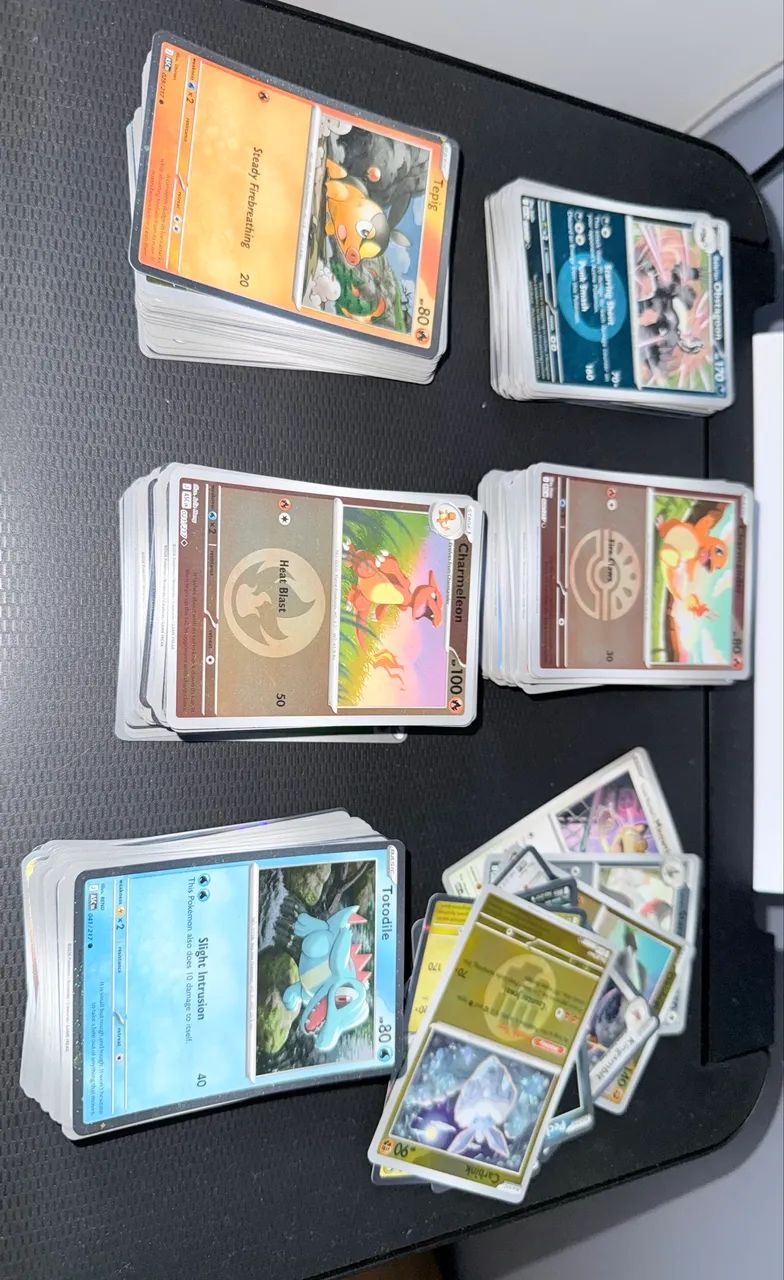 300 cartas pokemon + 20 códigos + 2 brindes - Foto 3