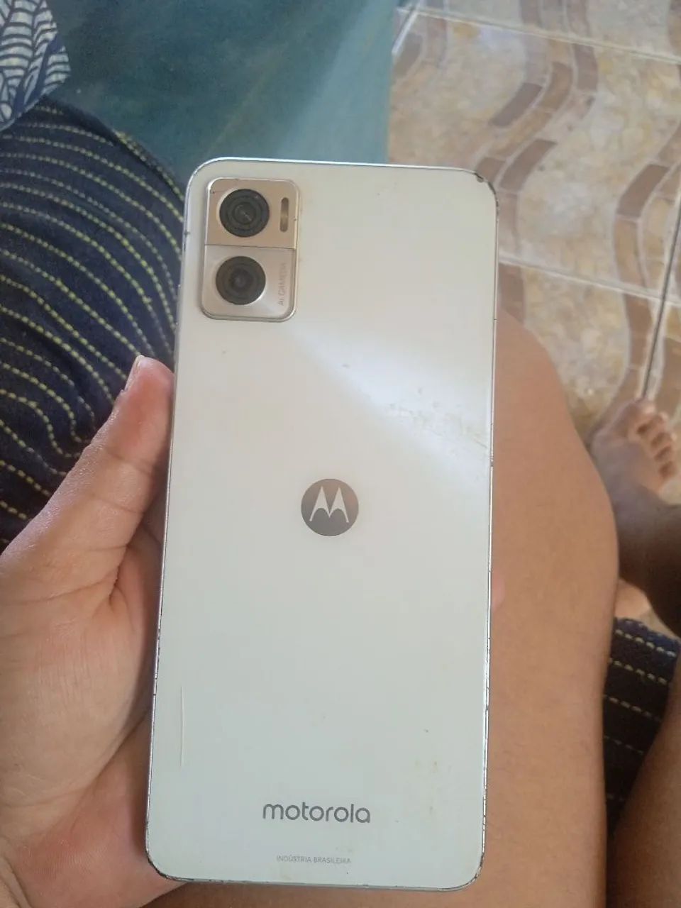 Celular moto e 22 parado