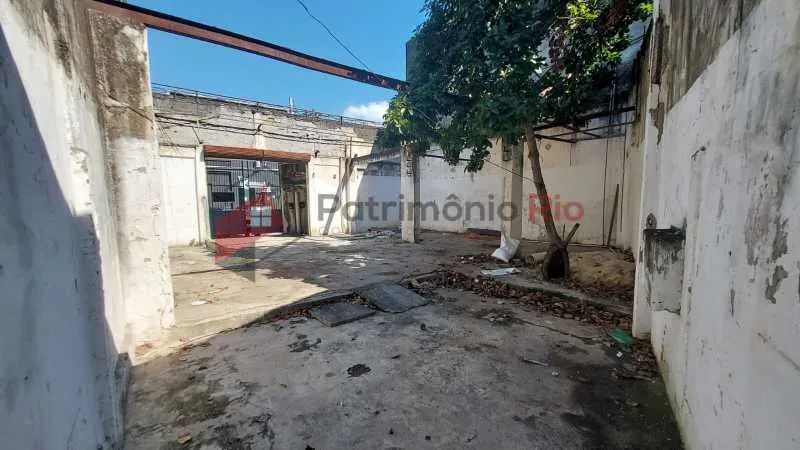 Galpão com 2 casas - ao lado da Avenida Brasil - em Ramos - Foto 3
