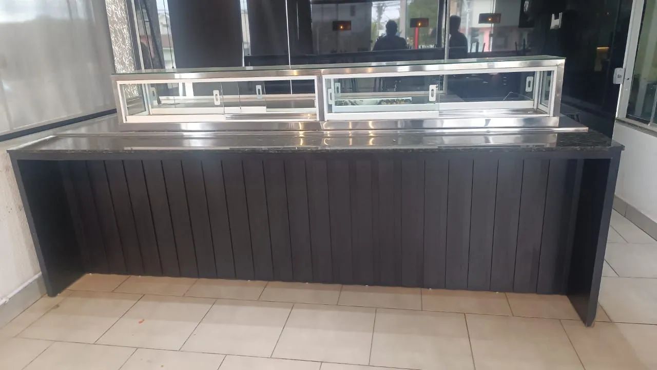 Lindo buffet e balcão refrigerado 