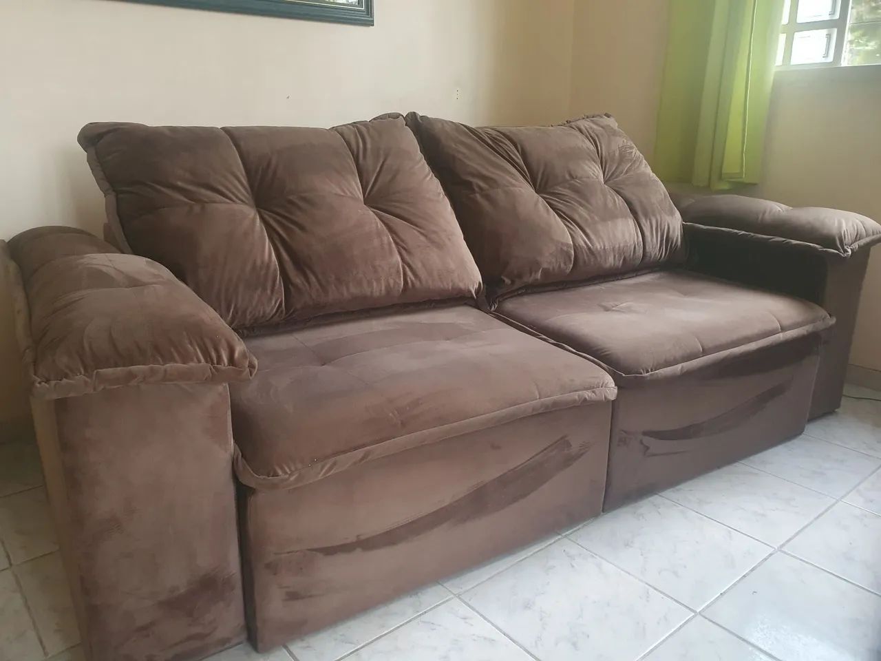 ** SOFÁ SUPER CONFORTÁVEL **