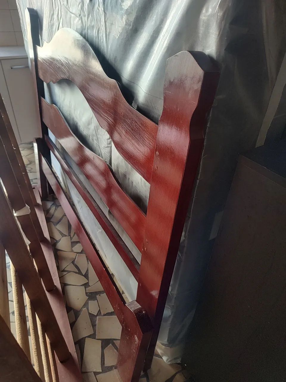 Cama de casal madeira maciça usada