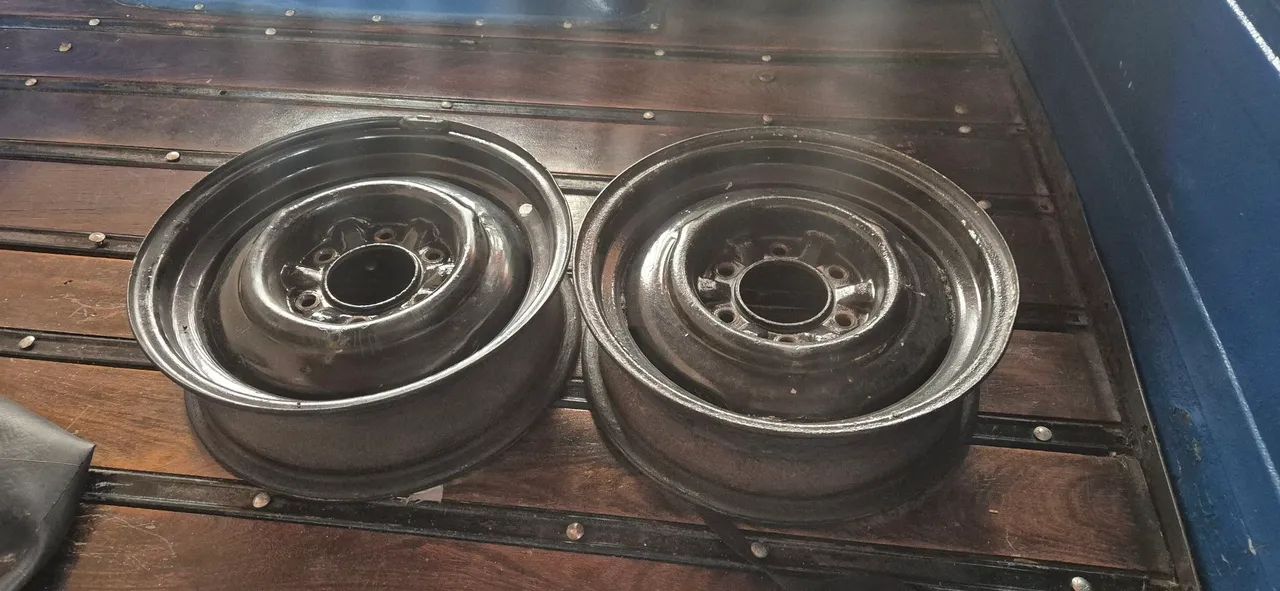 Vendo roda c10 aro 16 para reforma.