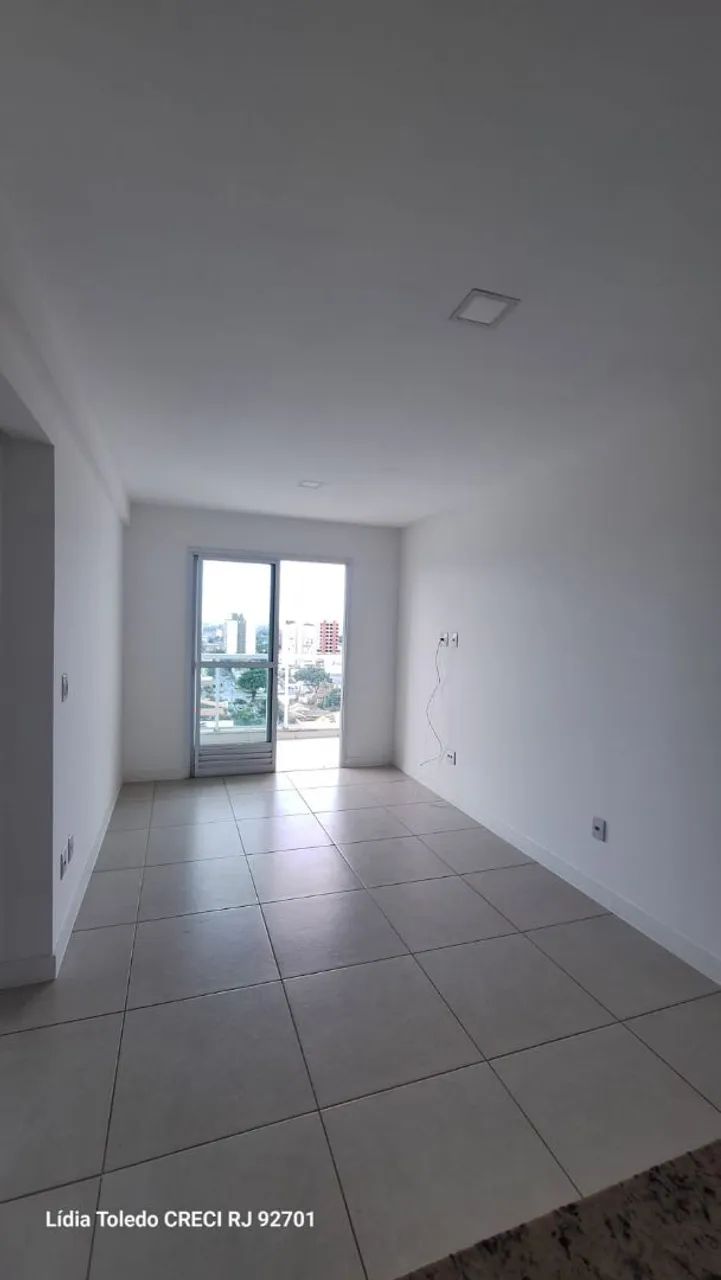 Alugo  Ed. Ipanema com 1 quarto 