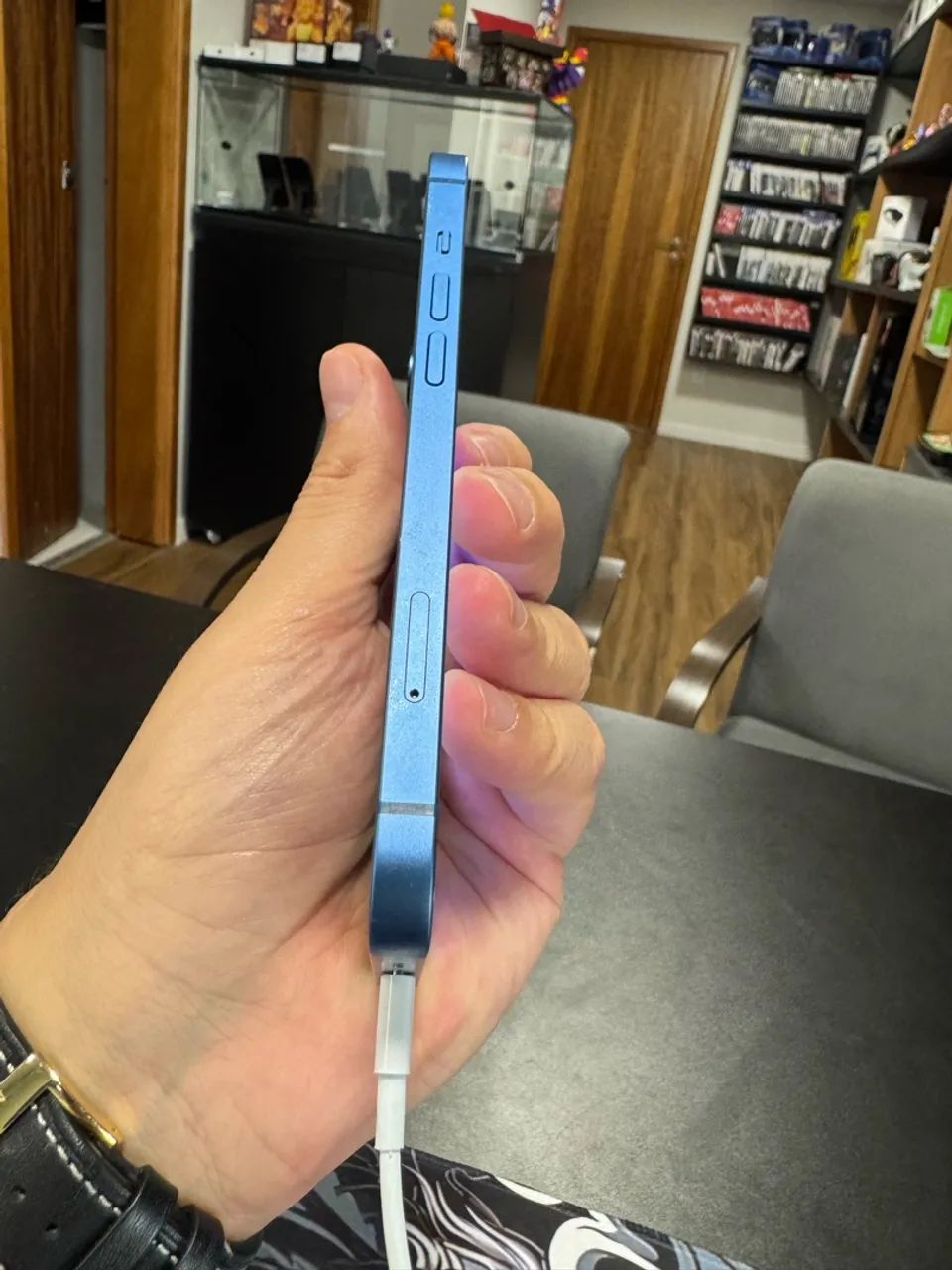 iPhone 13 81% Só Wifi Não tá pegando Chip - Foto 3