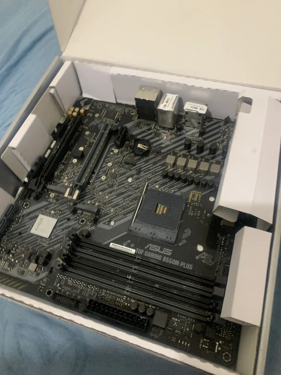TUF GAMING B550M PLUS - Foto 2