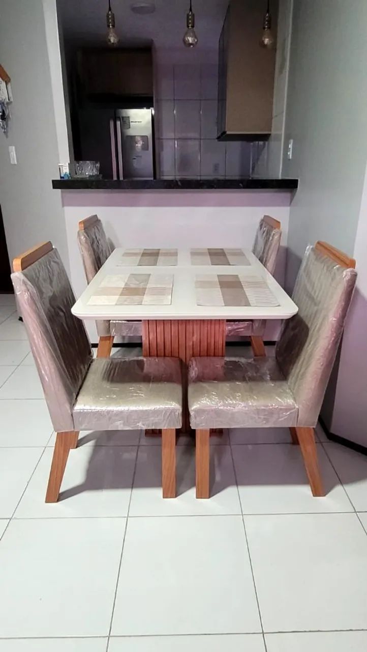 Mesa com 4 cadeiras  - Foto 5