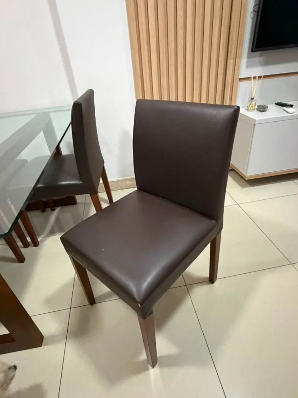 Mesa de Jantar Quadrada 4 lugares com cadeiras e tampo de vidro.  - Foto 4