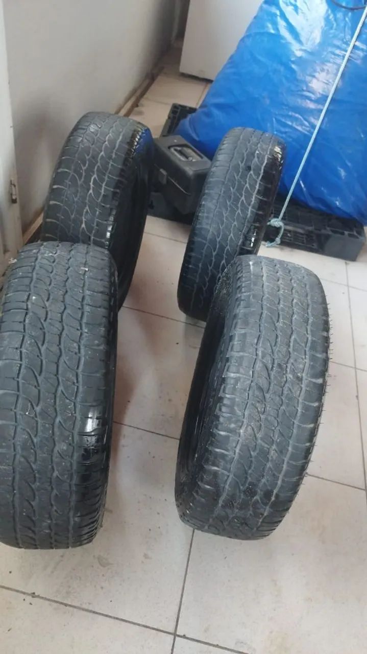 Pneus 215/65r16 Michelin ltx force  - Foto 2