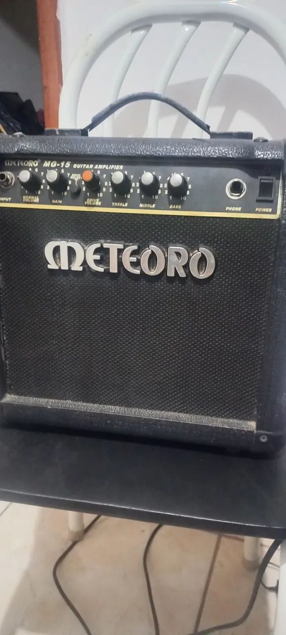 AMPLIFICADOR METEORO MG-15 + Capa